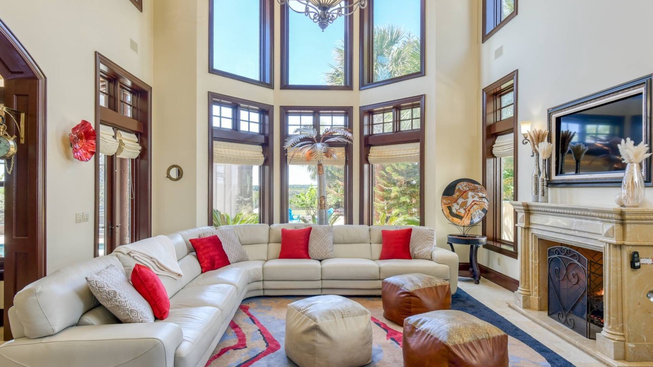 Photo of Livingroom in Crescent Beach