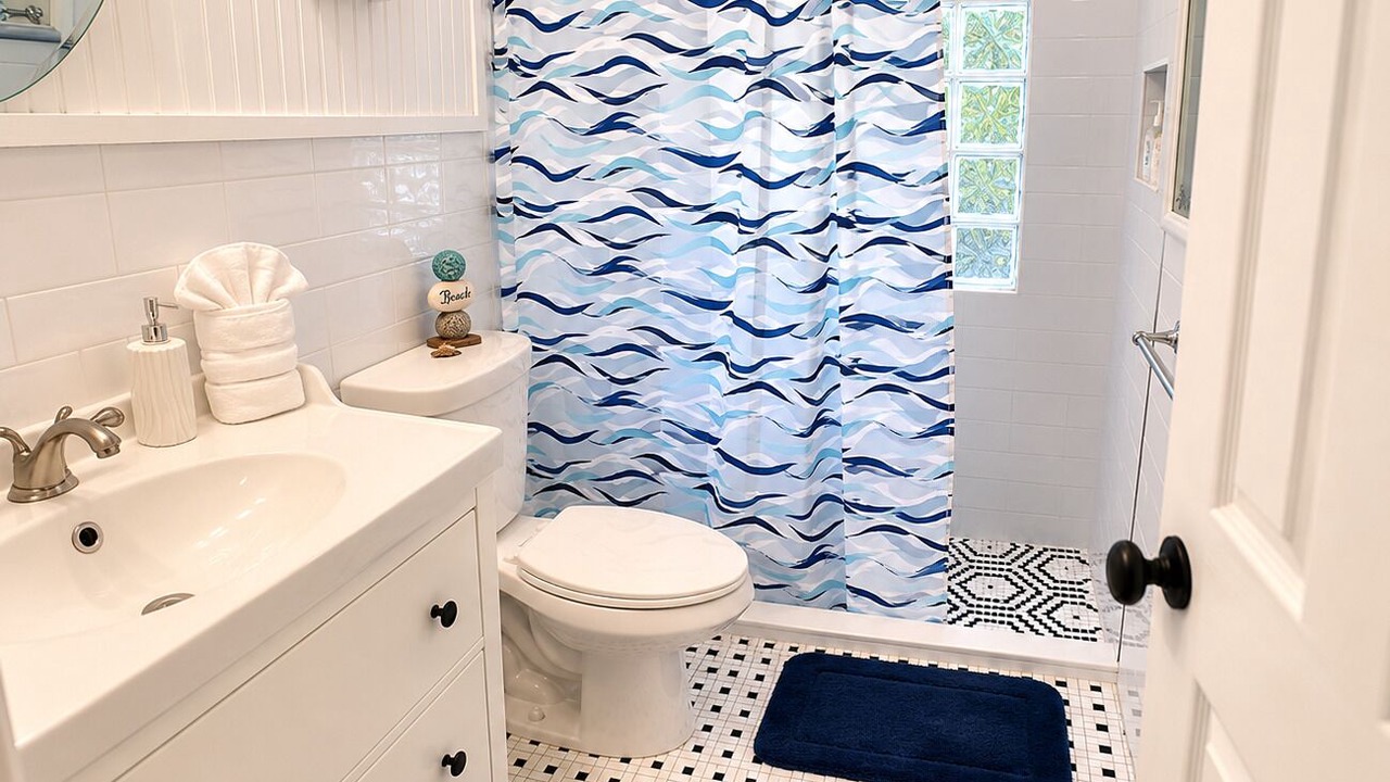 Photo of Bathroom in Truckland