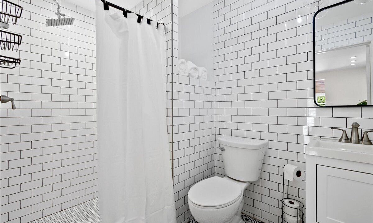 Photo of Bathroom in Northwood Shores