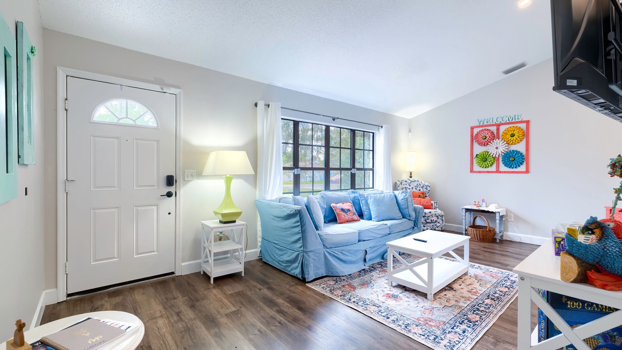 Photo of Livingroom in Berkeley Manor