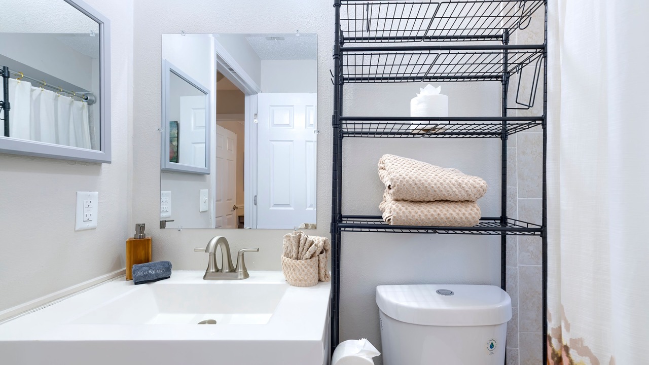 Photo of Bathroom in Berkeley Manor