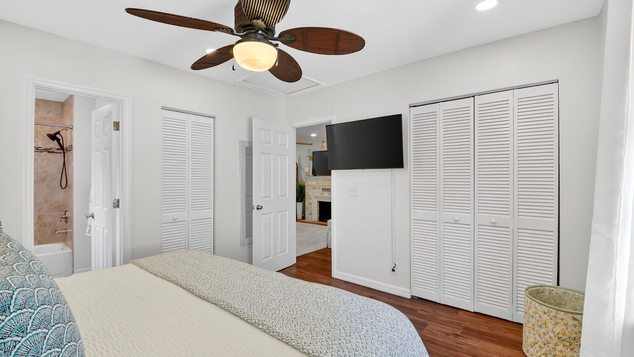 Photo of Bedroom in Parrot Cove