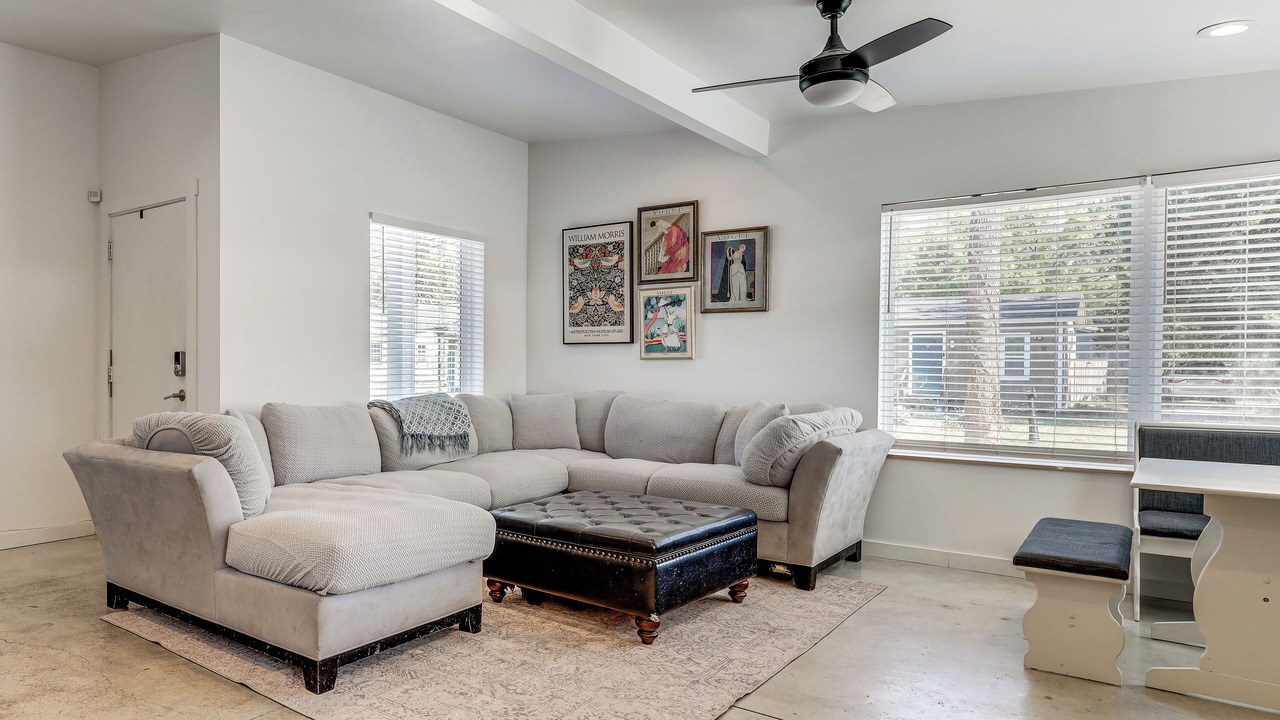 Photo of Livingroom in Northside