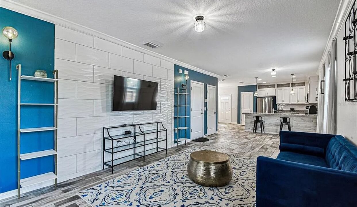 Photo of Livingroom in East Tampa