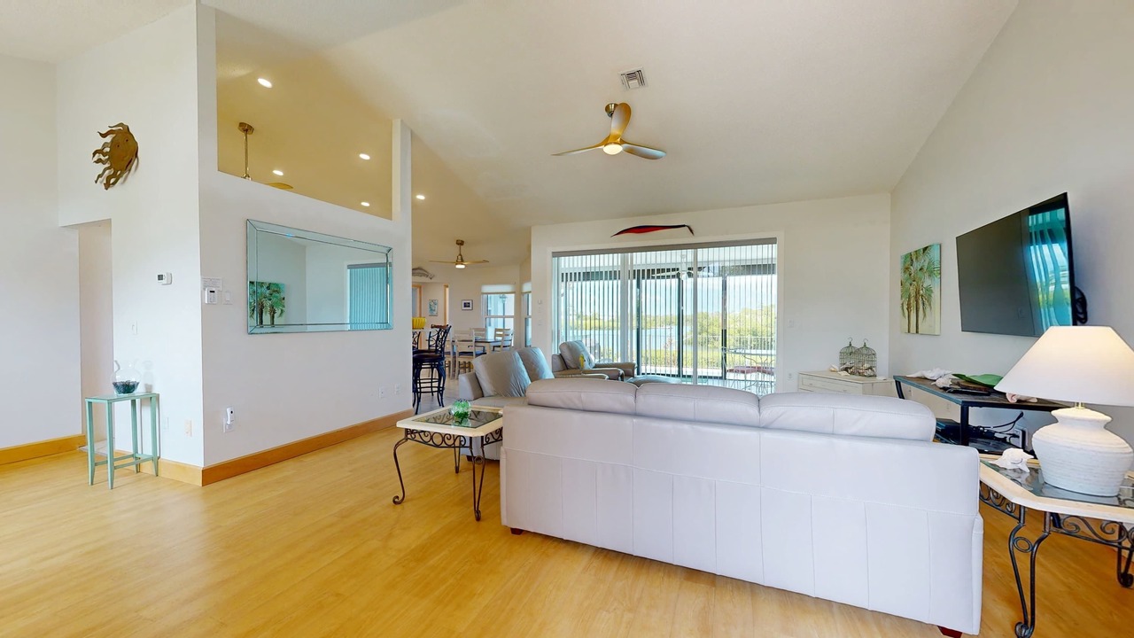 Photo of Livingroom in Bay Harbor Estates