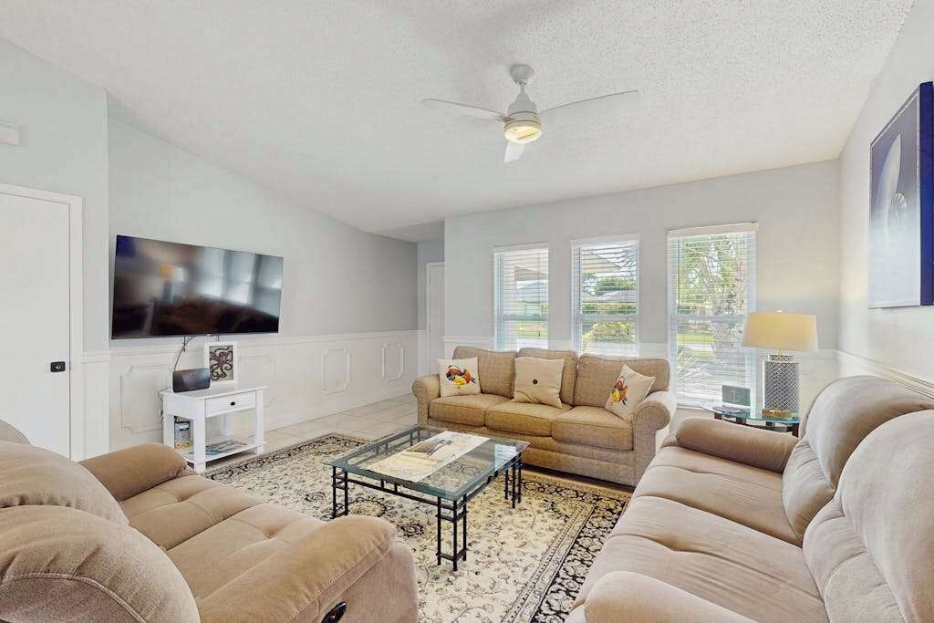 Photo of Livingroom in Englewood East