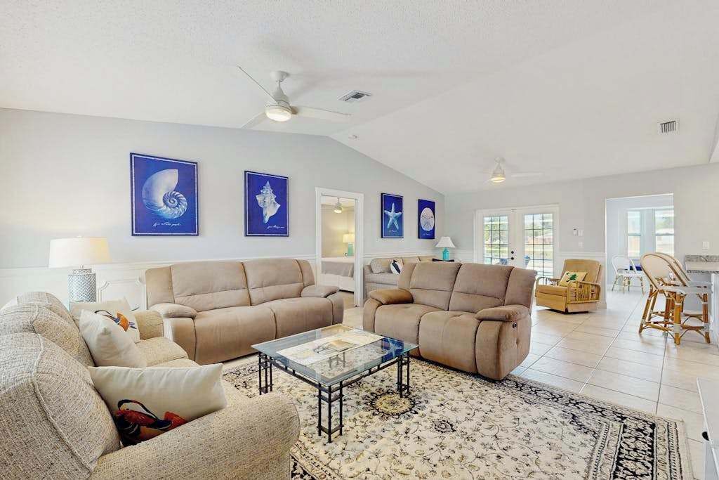Photo of Livingroom in Englewood East