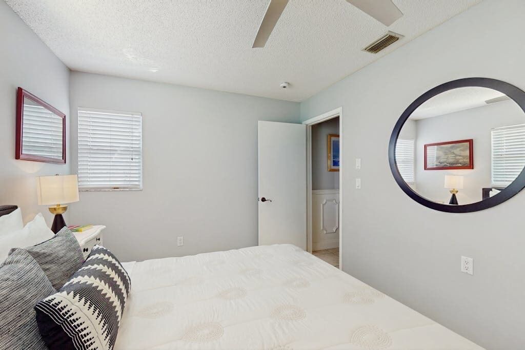 Photo of Bedroom in Englewood East