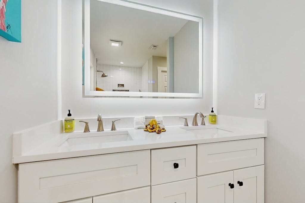 Photo of Bathroom in Englewood East