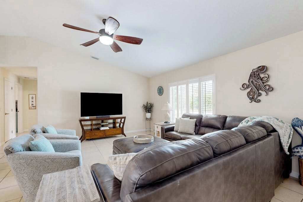 Photo of Livingroom in Englewood East