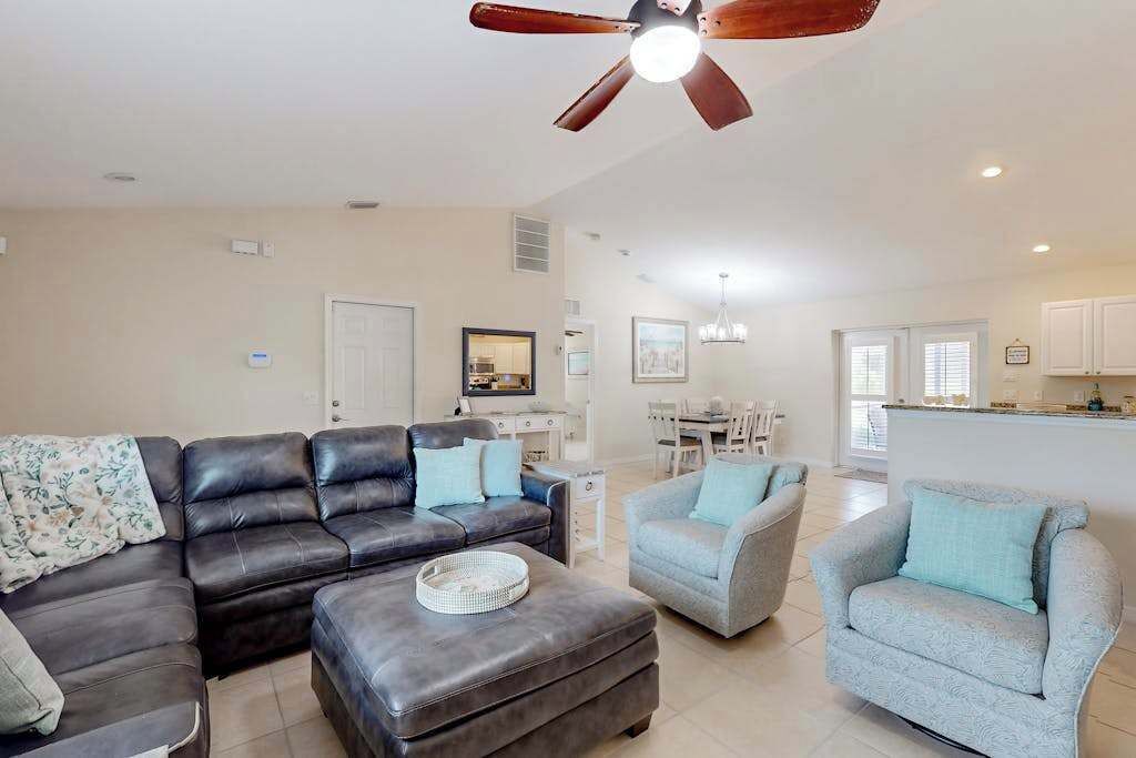 Photo of Livingroom in Englewood East