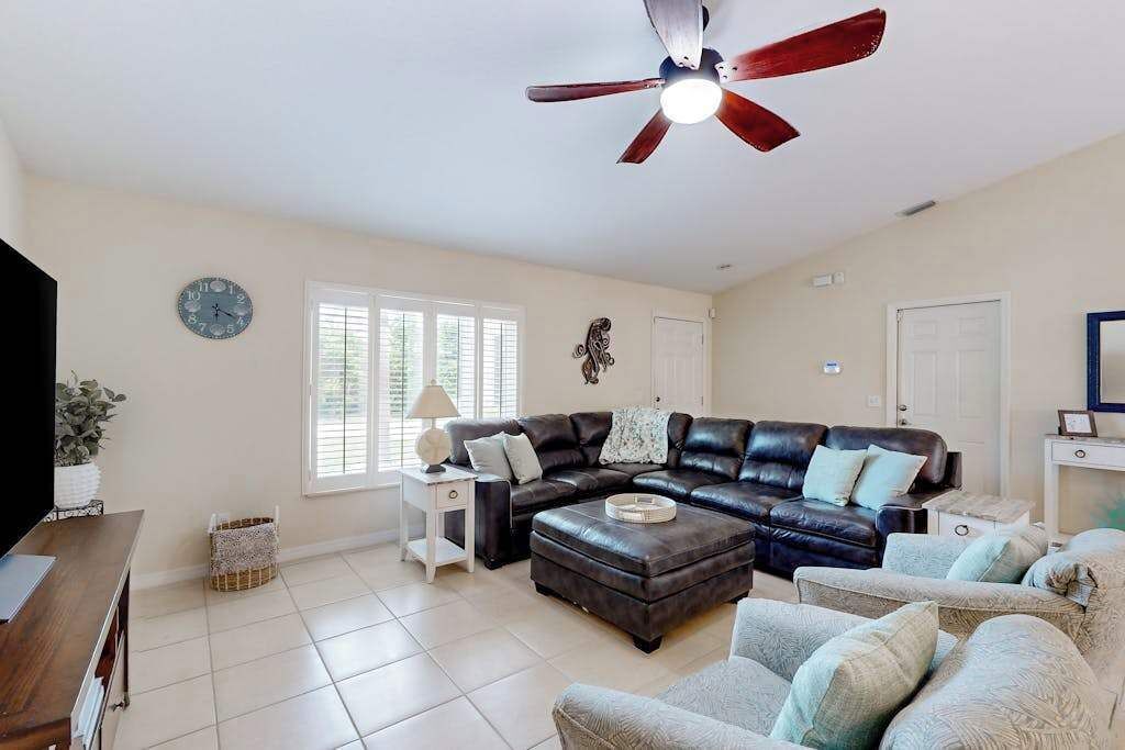 Photo of Livingroom in Englewood East