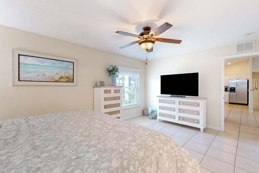 Photo of Bedroom in Englewood East