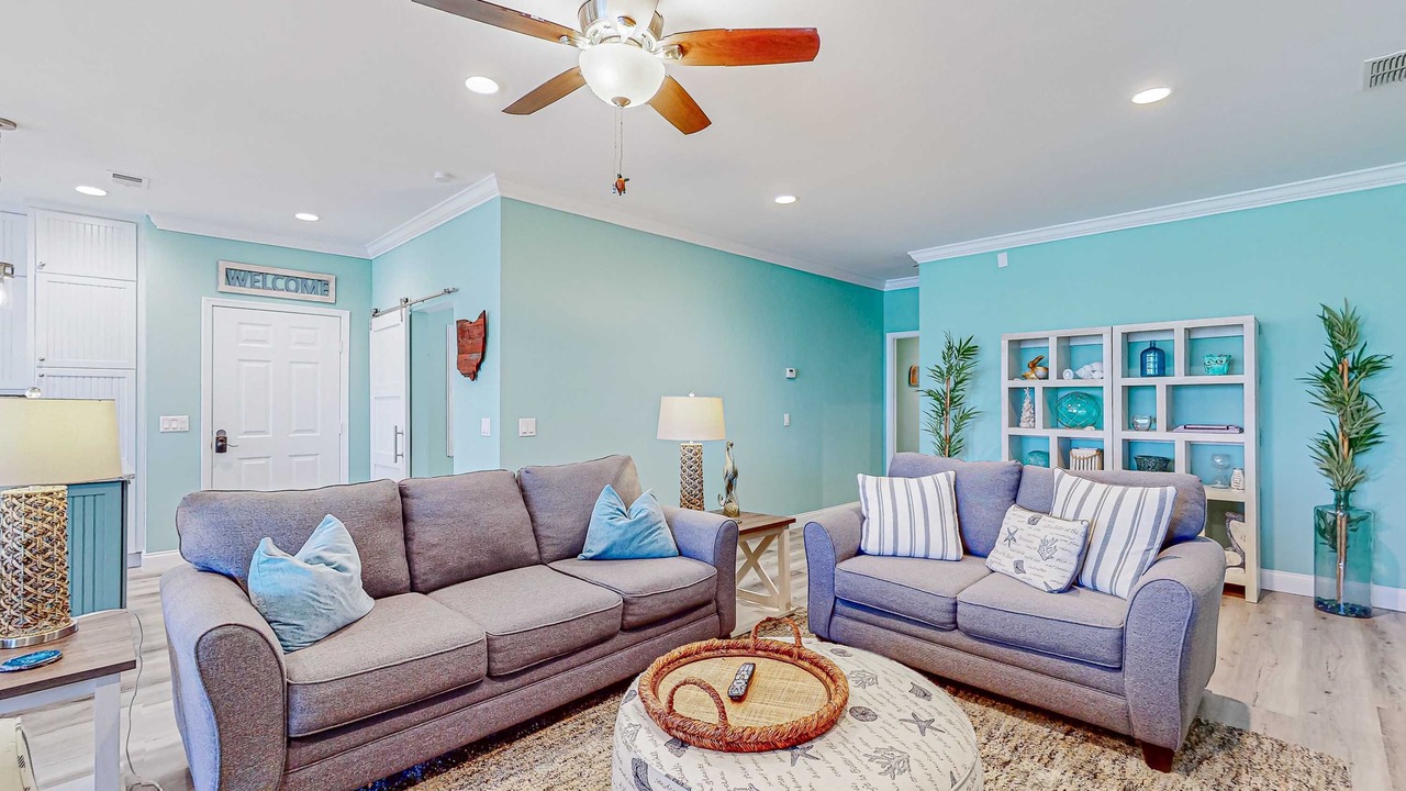 Photo of Livingroom in Cypress Lake