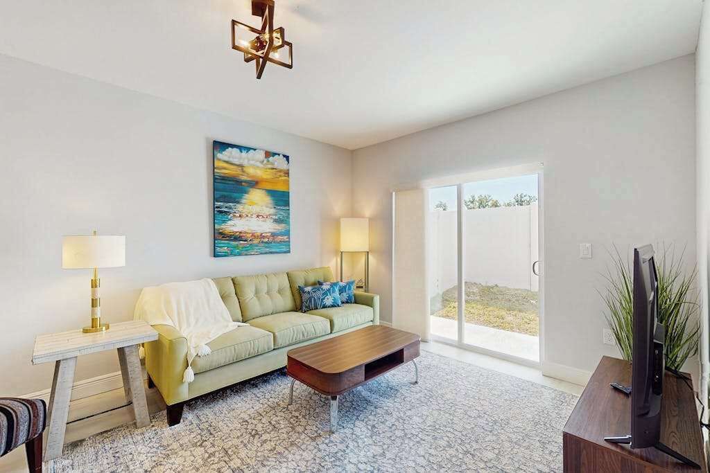Photo of Livingroom in Englewood East