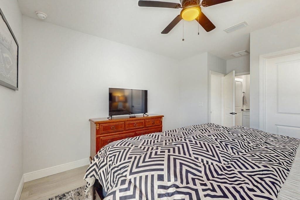 Photo of Bedroom in Englewood East