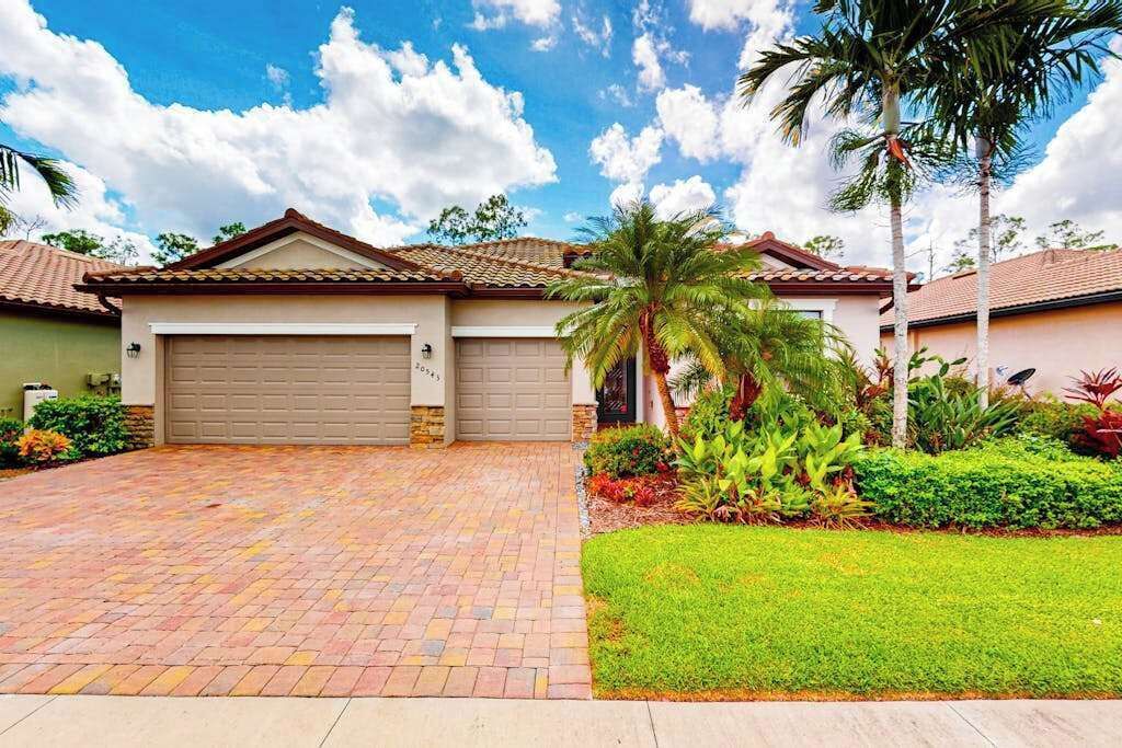 Photo of Outdoor in Estero