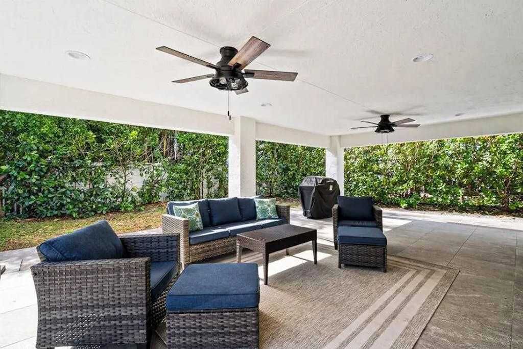 Photo of Patio Balcony in Isles of Capri
