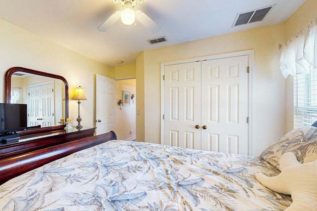 Photo of Bedroom in Beachwalk Isles