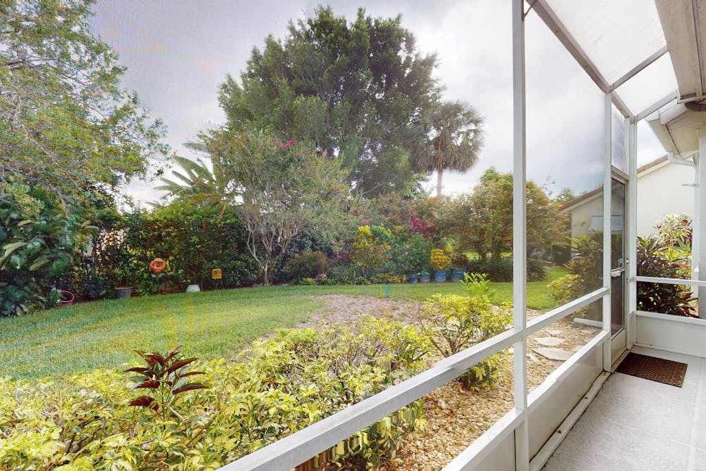 Photo of Outdoor in Crown Pointe