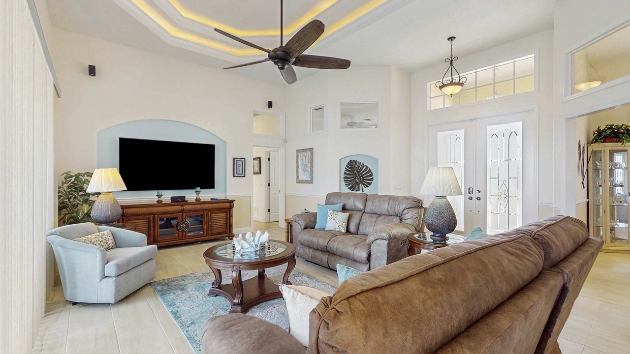 Photo of Livingroom in South Gulf Cove