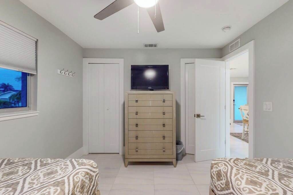 Photo of Bedroom in Isles of Capri
