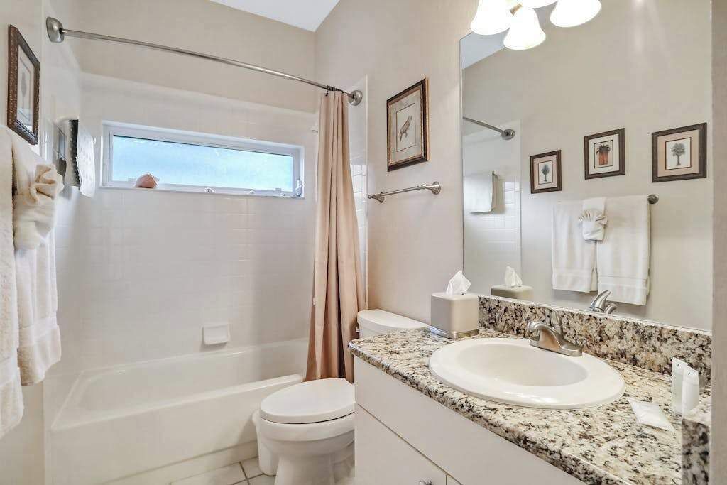 Photo of Bathroom in Biggar