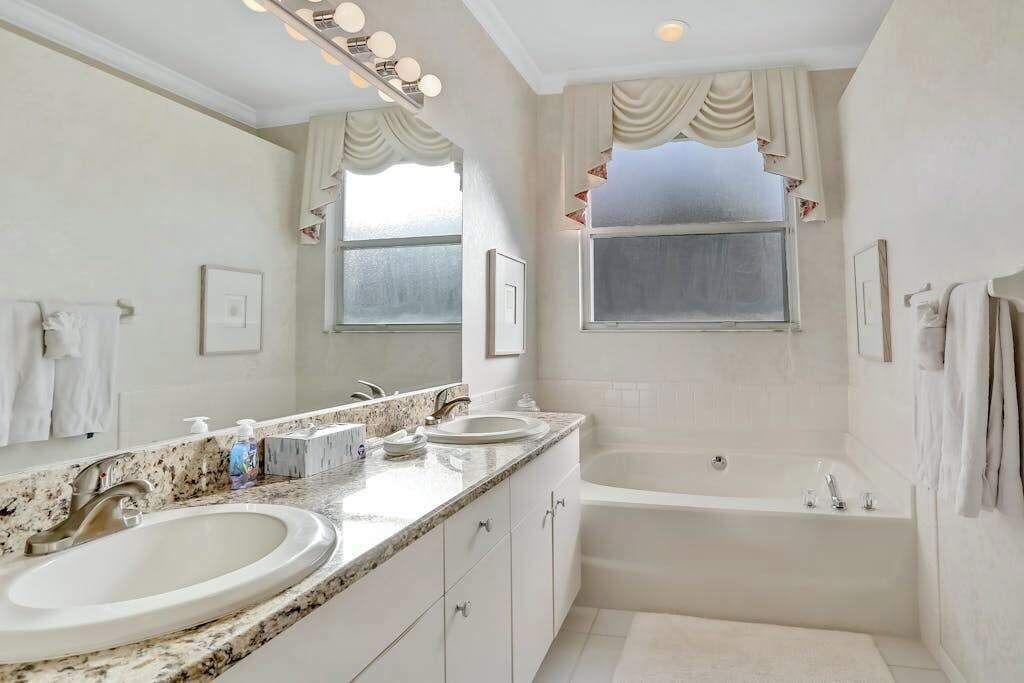 Photo of Bathroom in Biggar