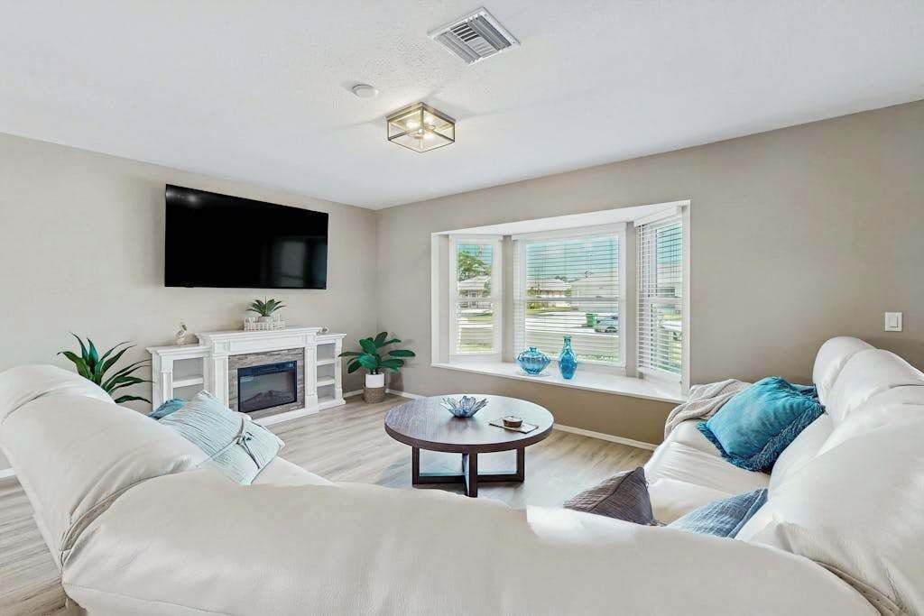 Photo of Livingroom in Englewood East