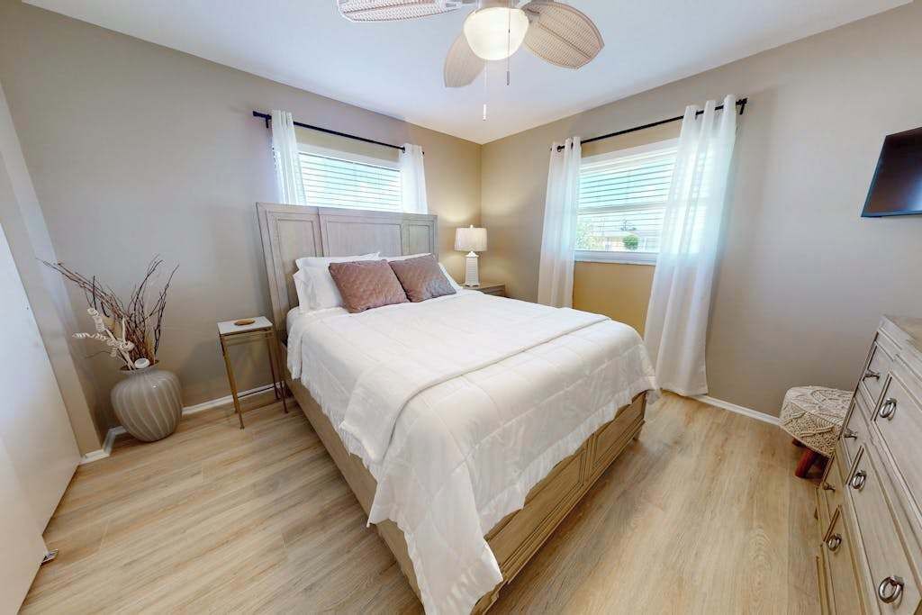 Photo of Bedroom in Englewood East