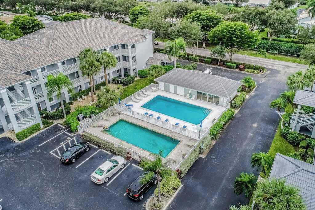 Photo of Outdoor in Vanderbilt Beach