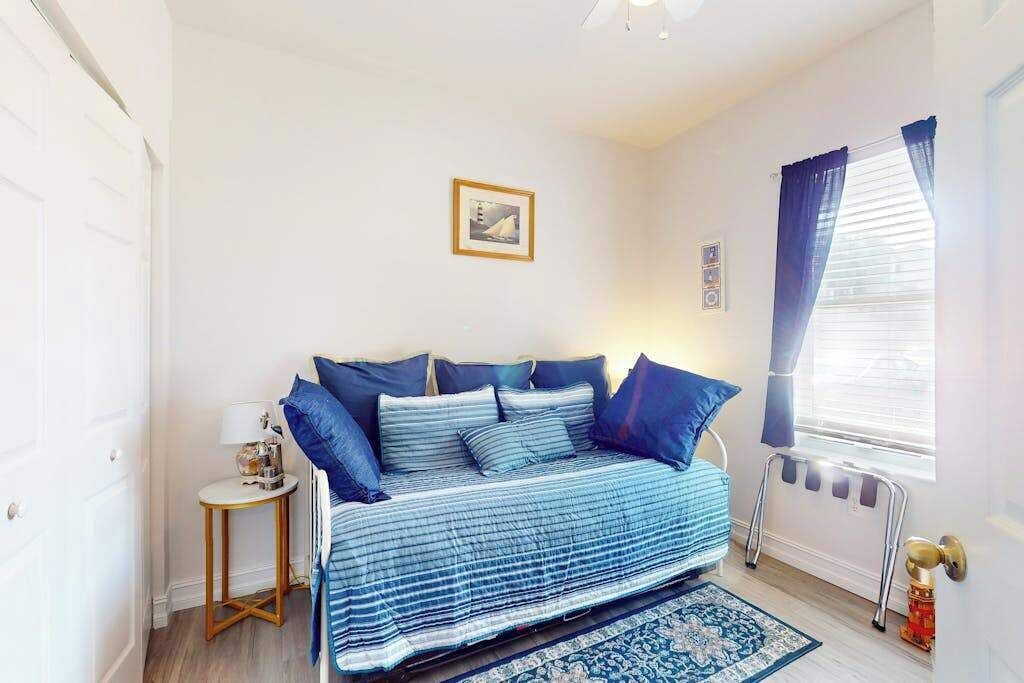 Photo of Bedroom in Vanderbilt Beach