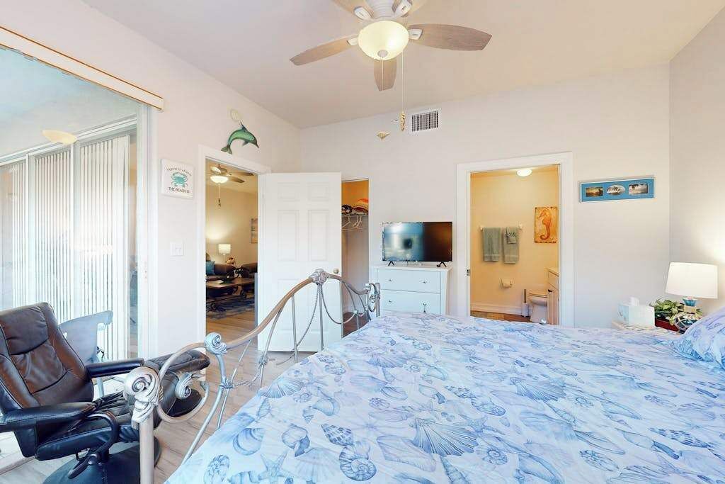 Photo of Bedroom in Vanderbilt Beach