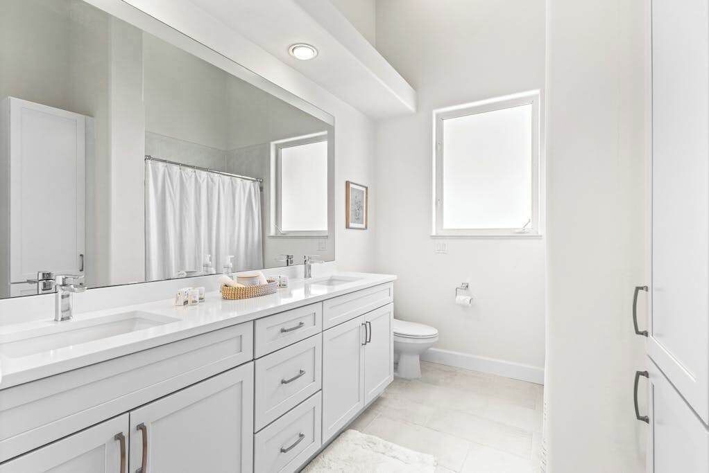 Photo of Bathroom in Vanderbilt Beach