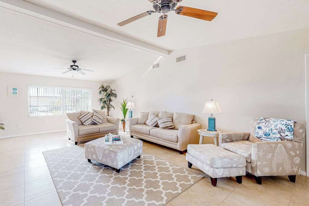 Photo of Livingroom in Gulf Cove