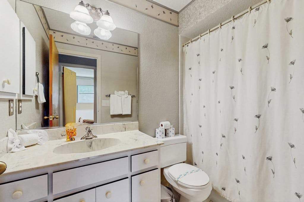 Photo of Bathroom in Englewood East