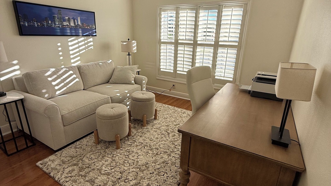 Photo of Livingroom in Mallory Square