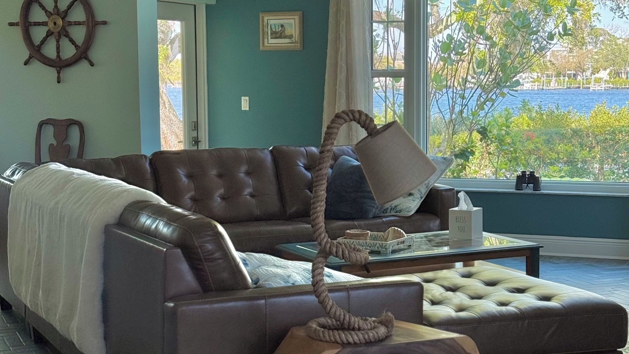 Photo of Livingroom in Tarpon Springs