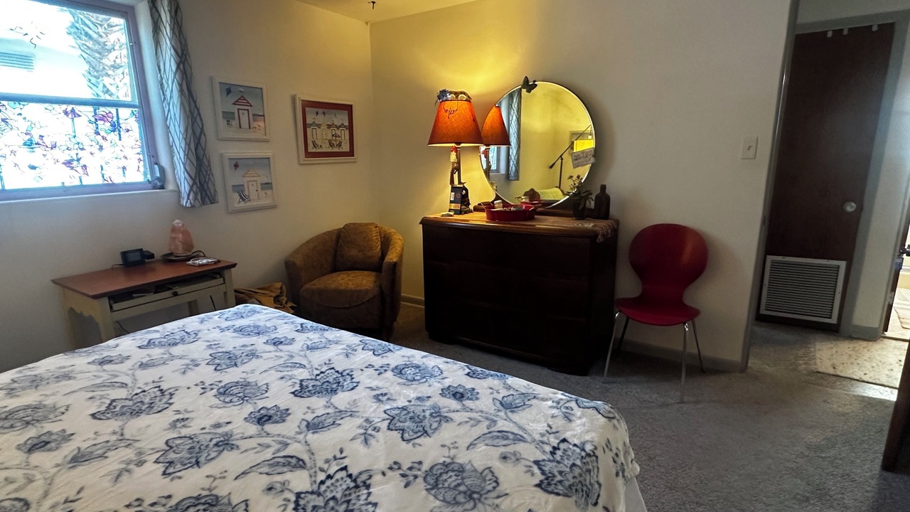 Photo of Bedroom in Edgewater