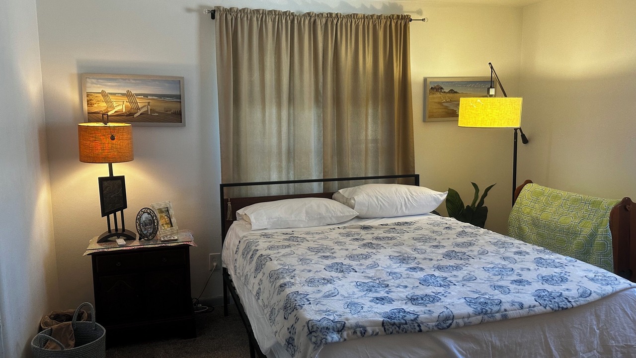 Photo of Bedroom in Edgewater