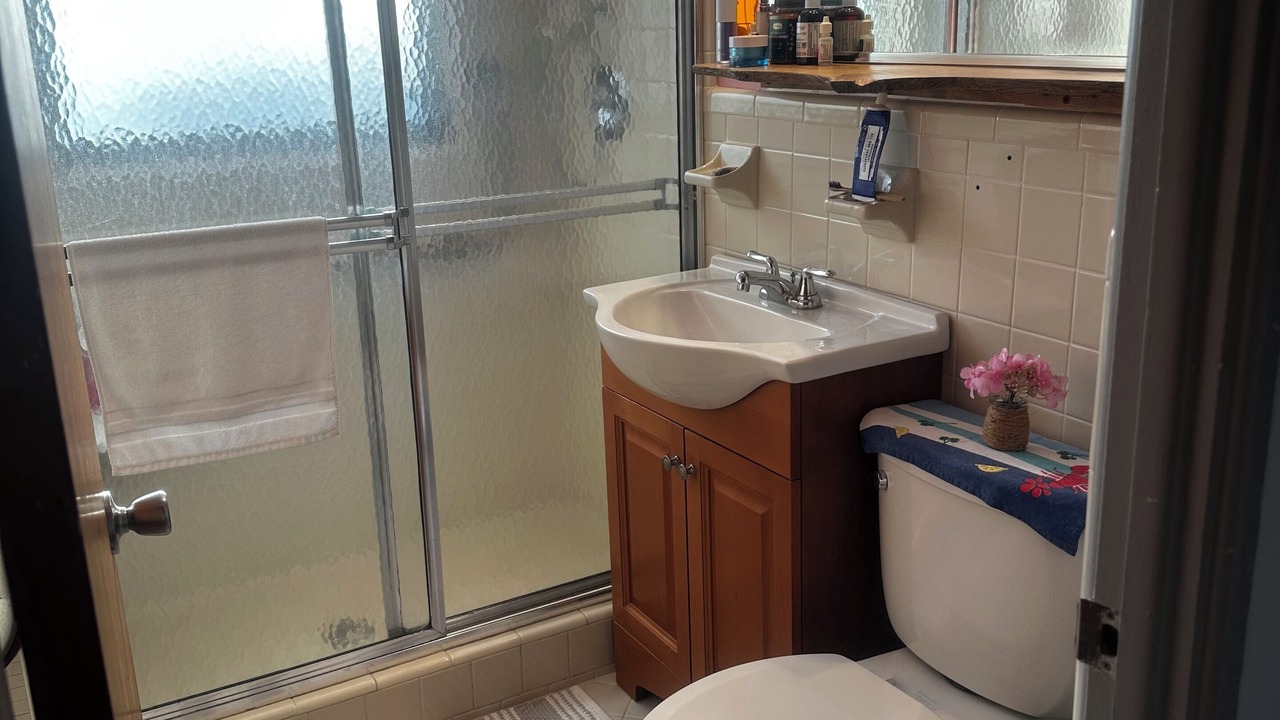 Photo of Bathroom in Edgewater