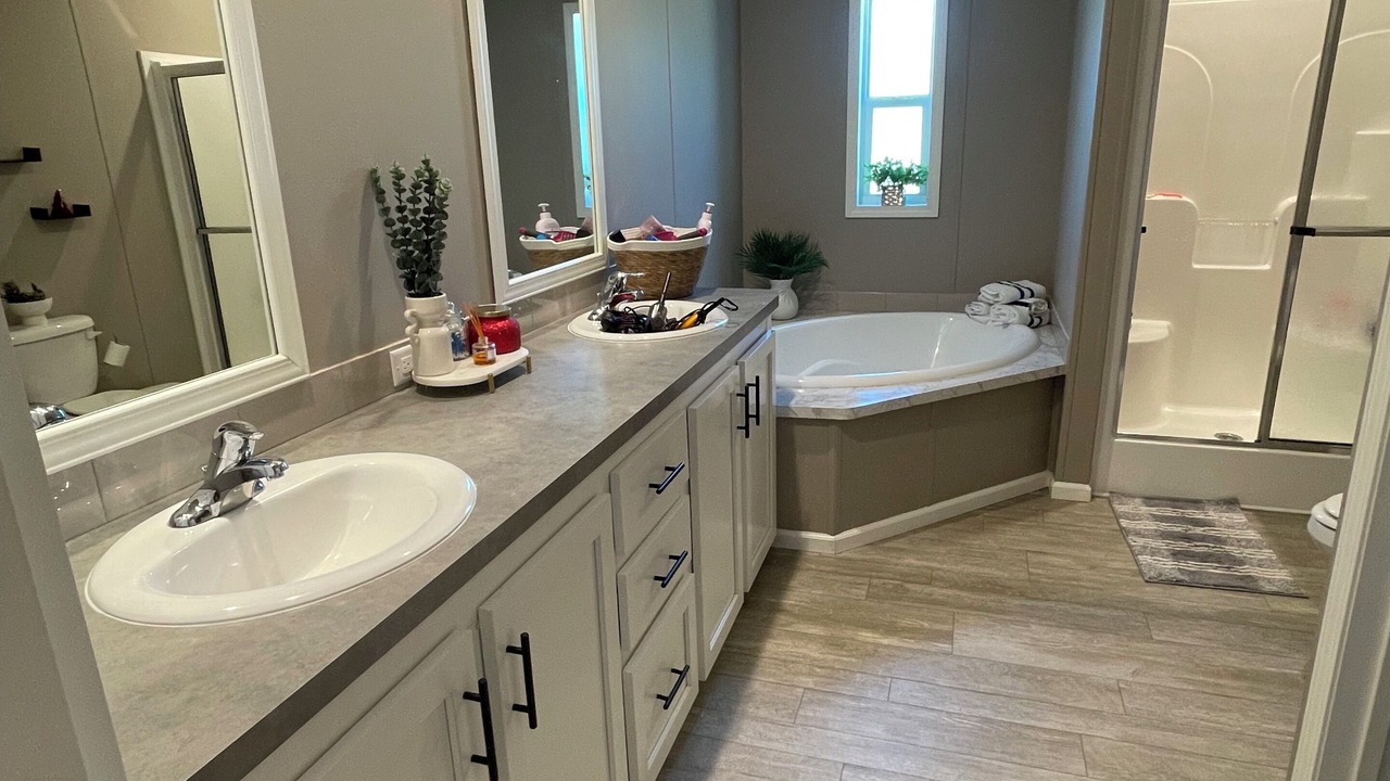 Photo of Bathroom in Okeechobee