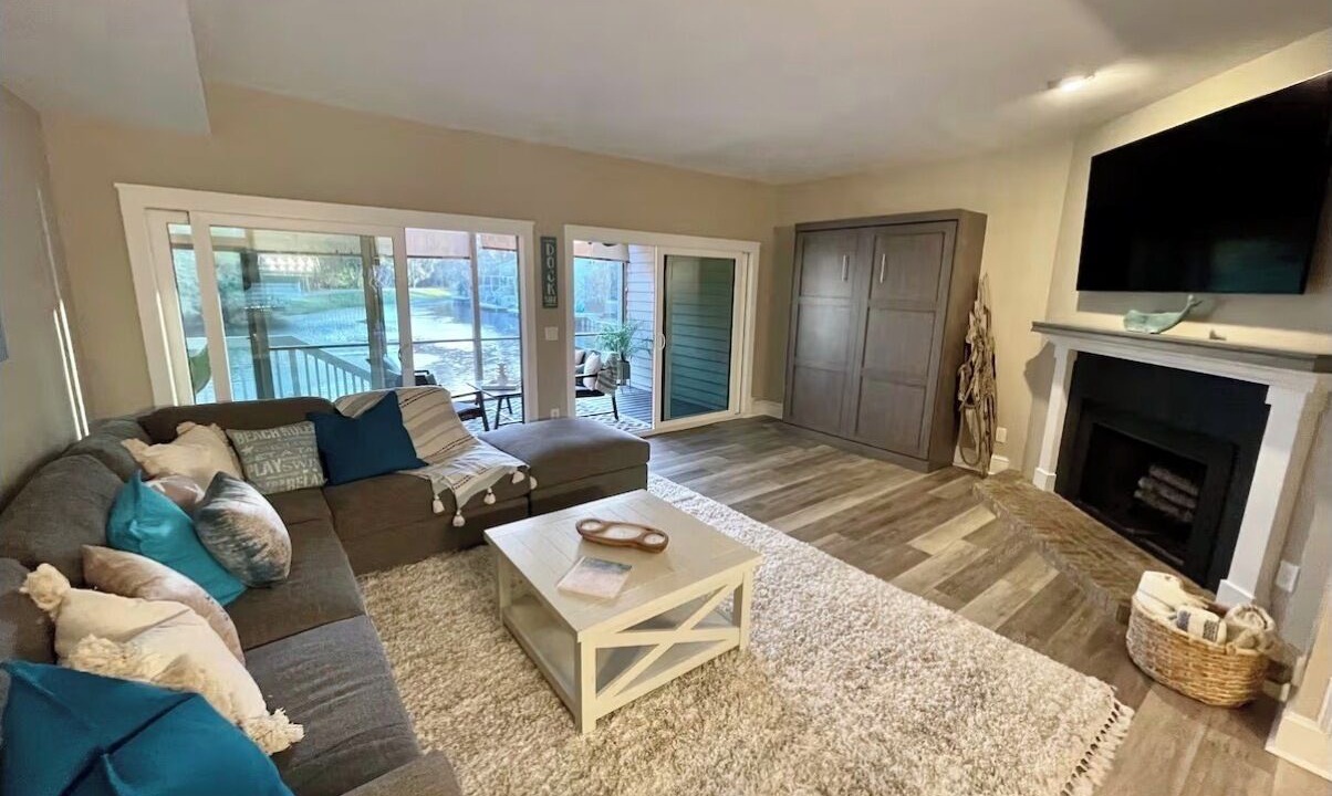 Photo of Livingroom in Palm Valley