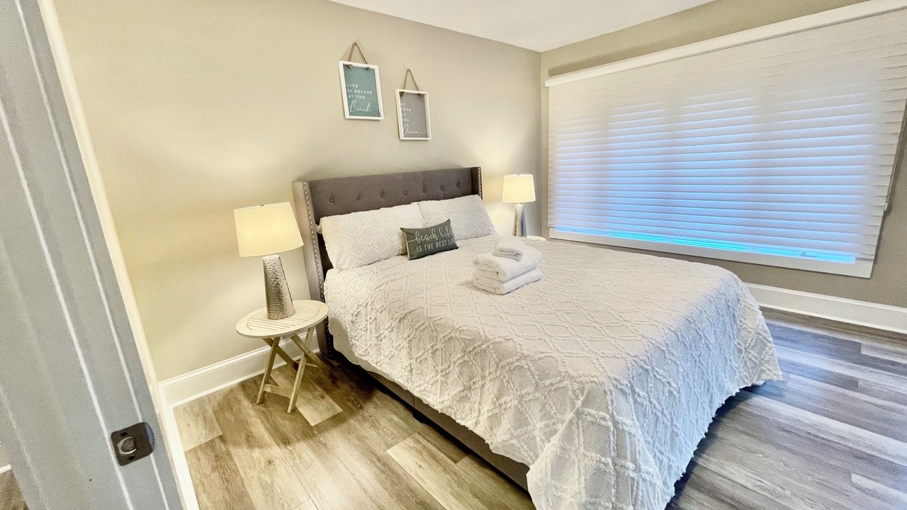 Photo of Bedroom in Palm Valley