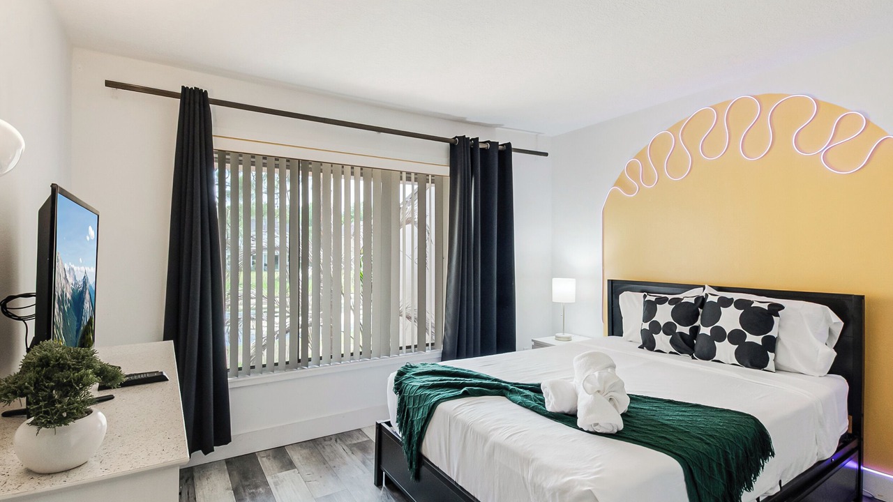 Photo of Bedroom in Florida Center North