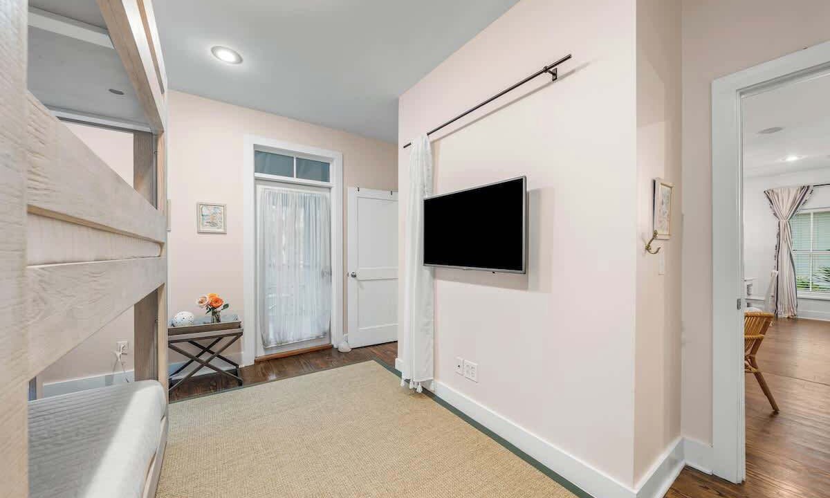 Photo of Bedroom in Seacrest
