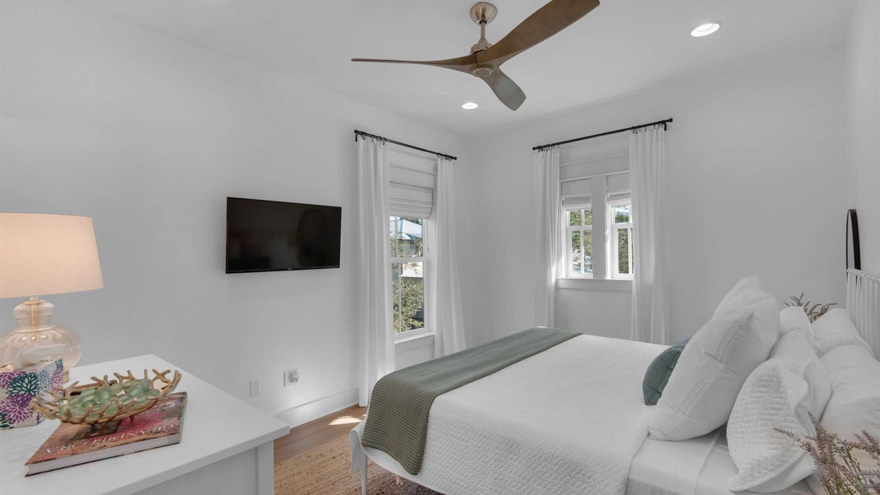Photo of Bedroom in Seacrest