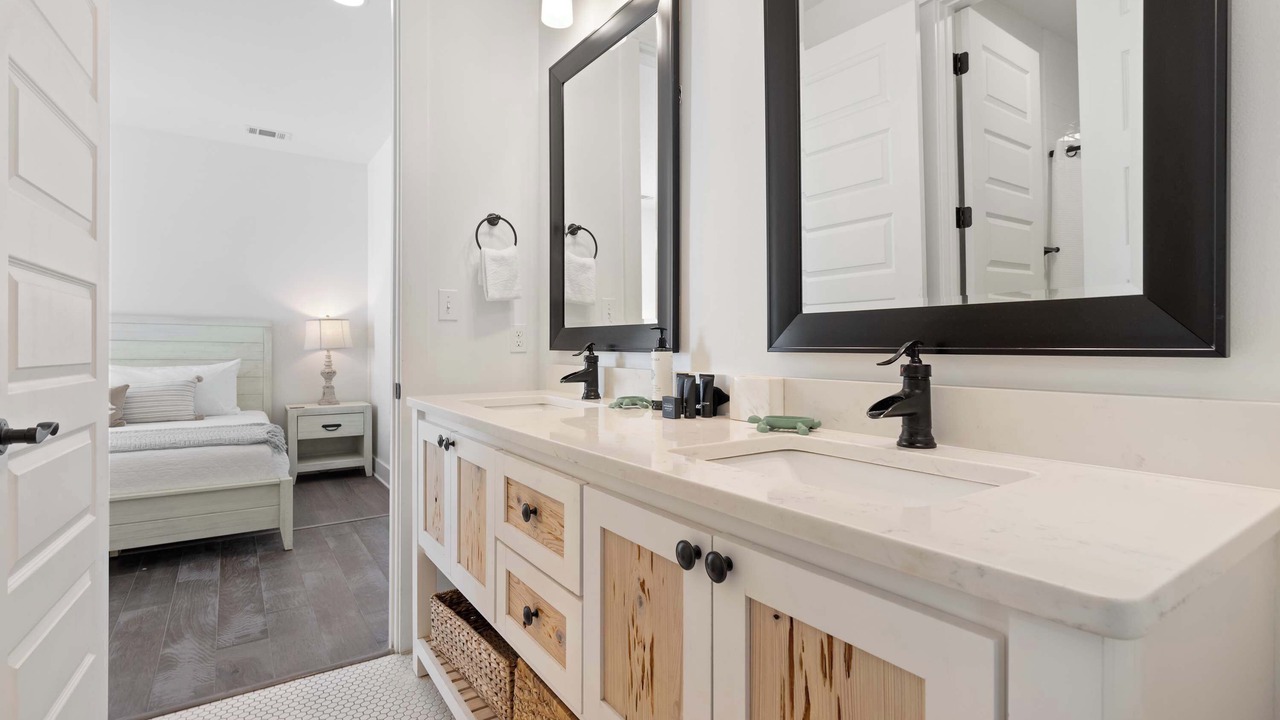 Photo of Bathroom in Greenway Park