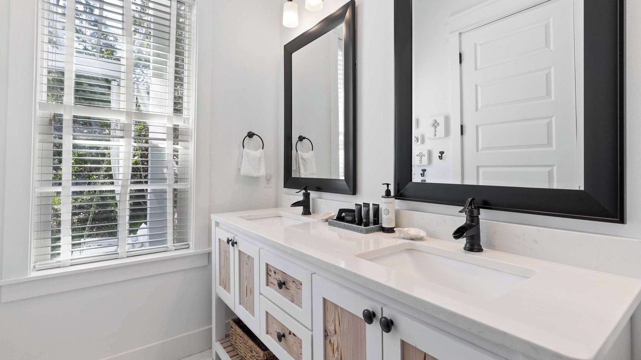 Photo of Bathroom in Greenway Park