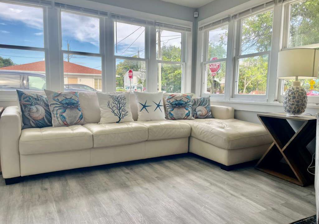 Photo of Livingroom in Lake Worth